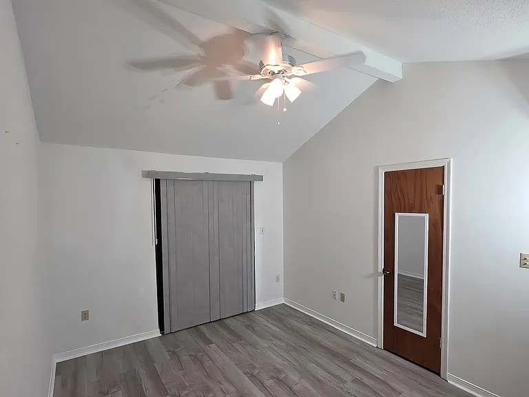 8 Viking Dr NW #C — Photo 16