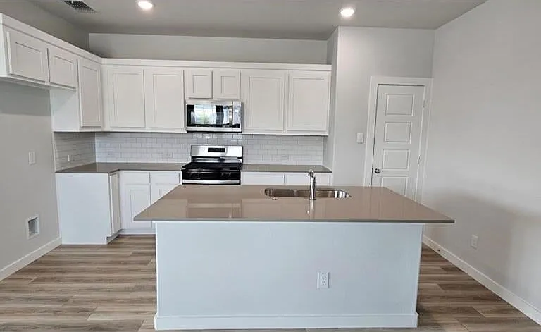 103 Travine Dr — Photo 3