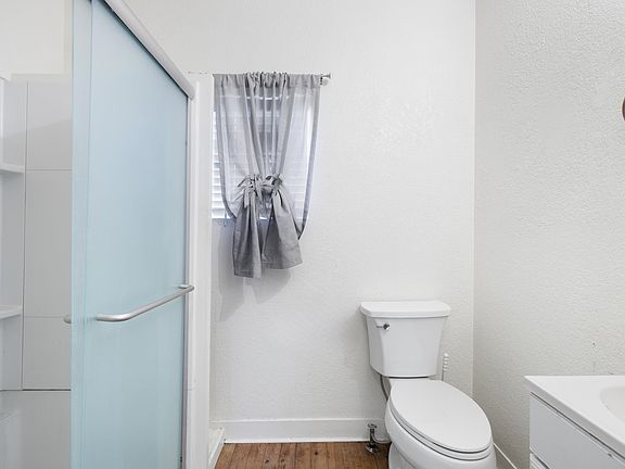 4th image of 503 E Ash Dr