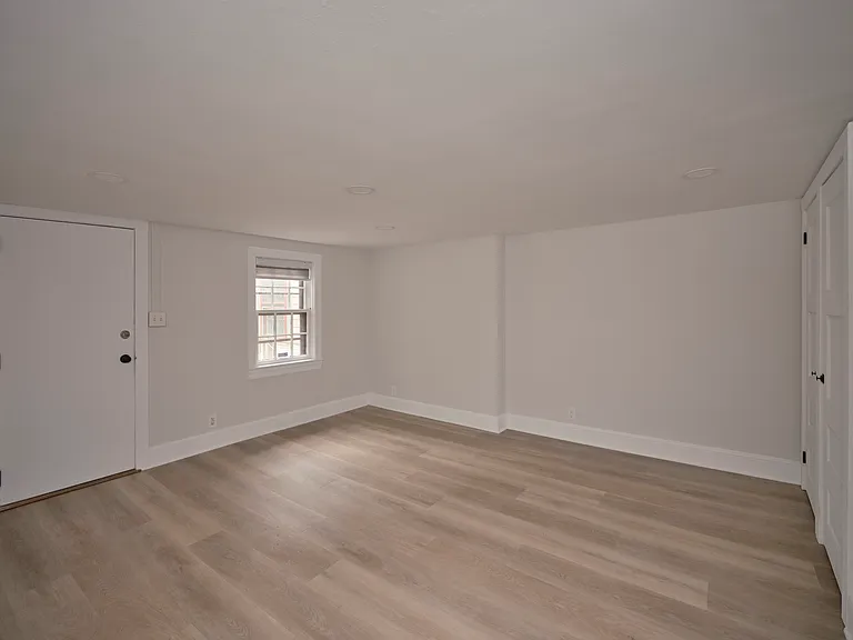 20B W Bridge St #B — Photo 5