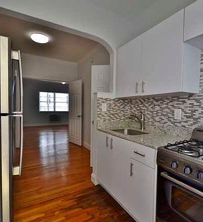5th image of 1414 Euclid Ave #15