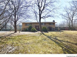 4920 Whispering Ln, Rochester, IL 62563