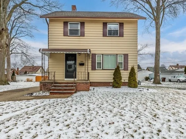 7800 Lanyard Dr, Parma, OH 44129