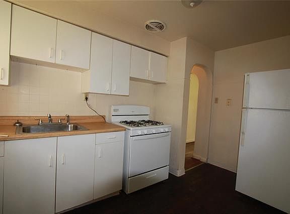 5th image of 7931 Madison Dr