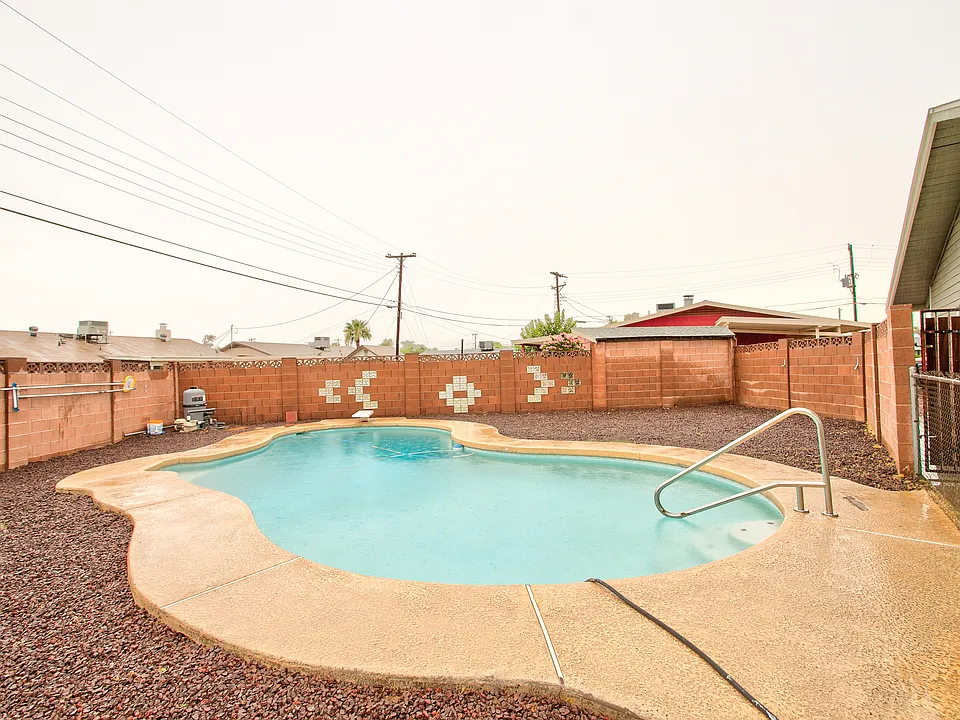 3417 W Marlette Ave
