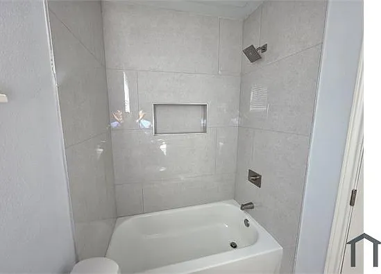 2 bed, 830 sqft, $2,500 — Photo 4