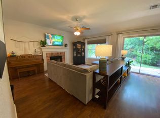 1917 Raquel Rd, Edmond, OK 73003