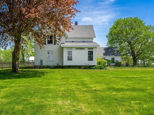 7821 N Mulford Rd, Monroe Center, IL 61052