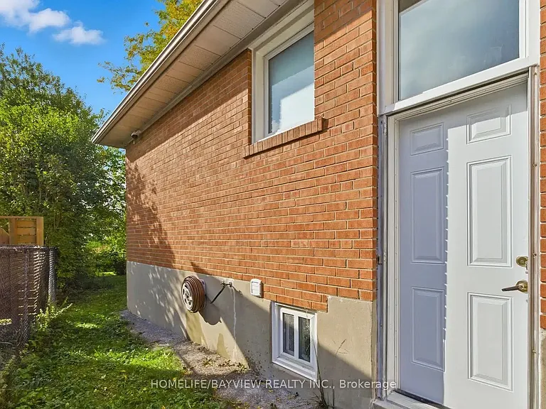42 Tollerton Ave #BASEMENT — Photo 4