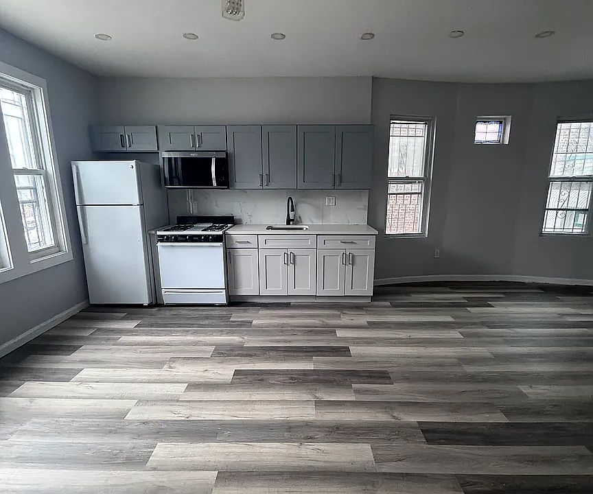 1st image of 133 Stevens Ave #6C