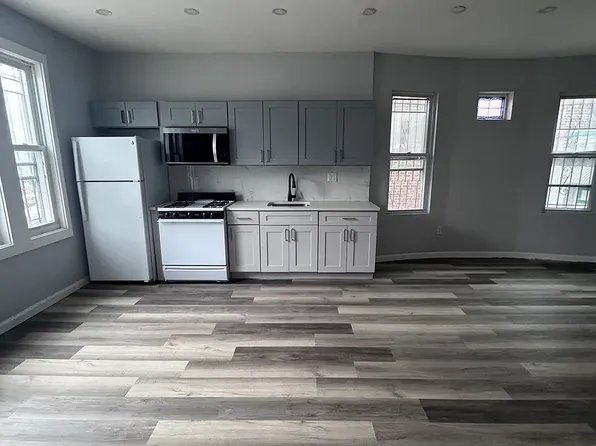 133 Stevens Avenue image 1 of 5