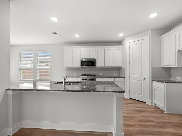 6506 Elaine Ct — Photo 9
