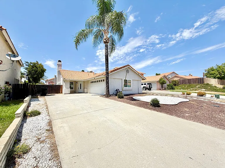 39721 Rustic Glen Dr — Photo 3