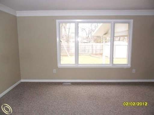 4th image of 5722 Willow Creek Dr