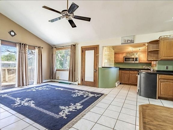3rd image of 3521 Wicker Ave Floor 2