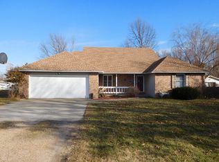 246 Killingsworth Ave, Bolivar, MO 65613