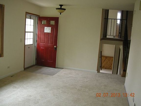 3rd image of 371 Devonshire Ln