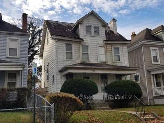 2nd image of 1719 Oak St