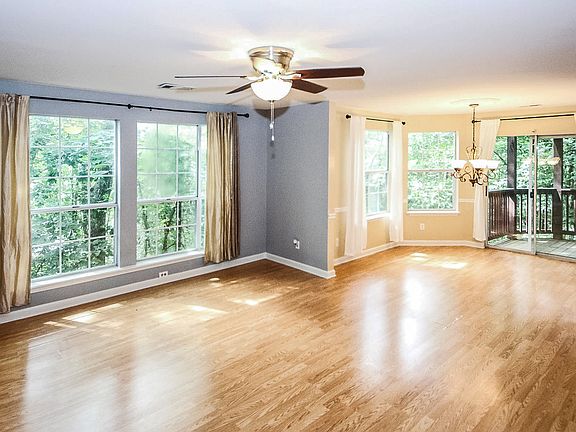 4th image of 810 Dunes Way