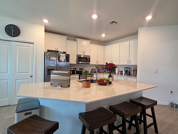 2nd image of 3573 NE 40th Ln