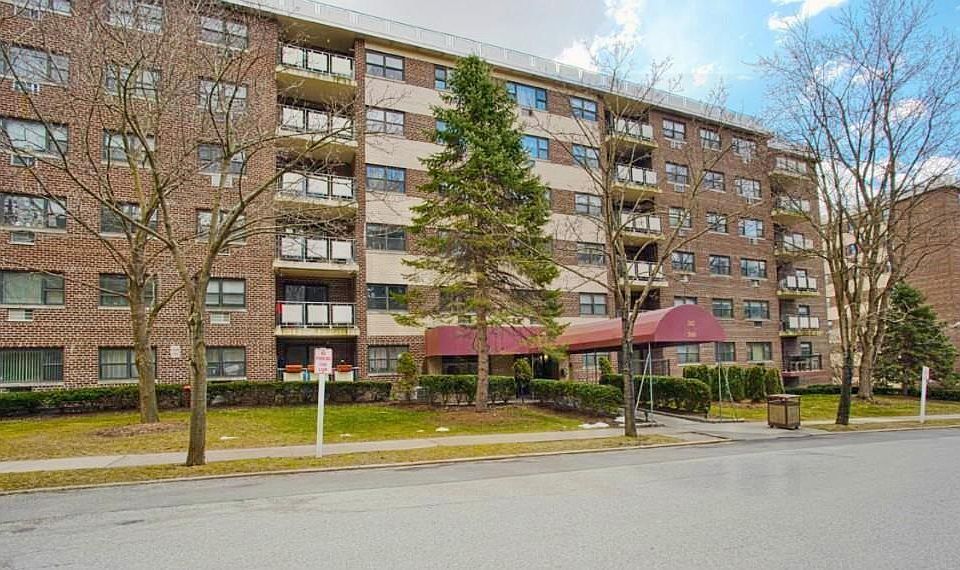 1st image of 100 Diplomat Dr APT 4A