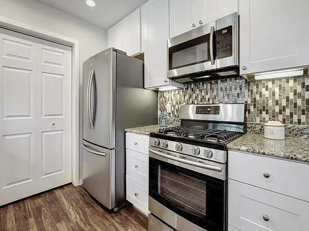 3007 Rogge Ln — Photo 4