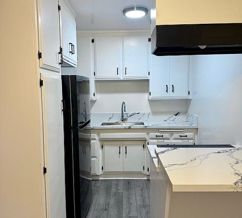 3rd image of 6706 York Blvd #2