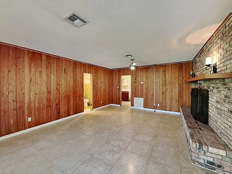 2512 Sea Breeze Ct — Photo 23