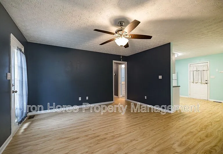 357 Mary Alice Dr — Photo 4