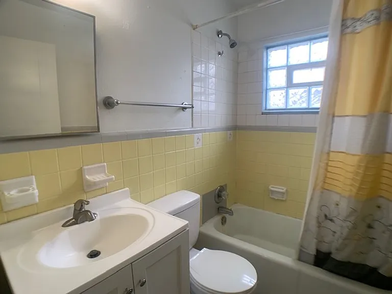 405 Fairview Ave N — Photo 9