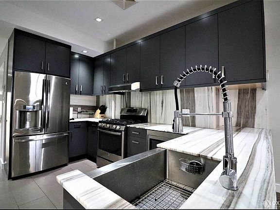 3rd image of 9 W 70th St #3R