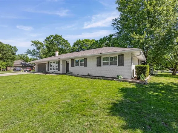 123 W Douglas St, Iola, KS 66749