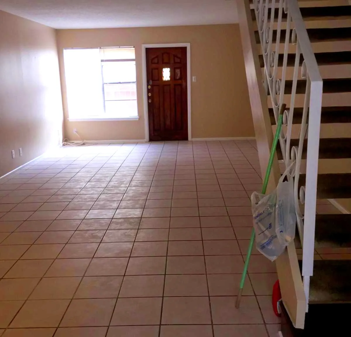 2 bed, 1.5 bath, 1200 sqft, $995 — Photo 3