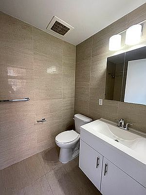4th image of 511 Bushwick Ave #122