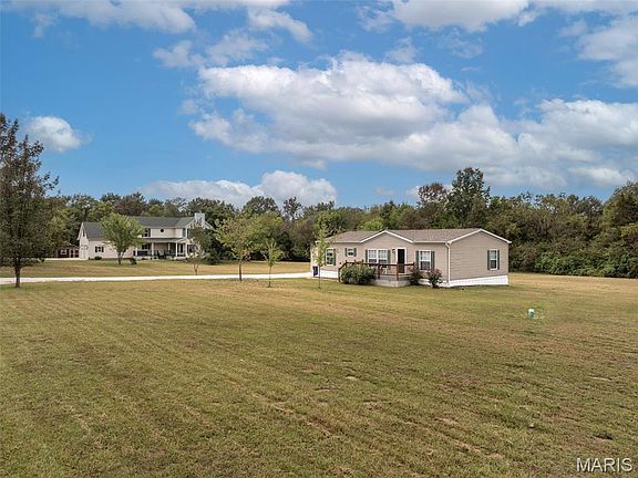 2nd image of 26039 Rynelle Dr