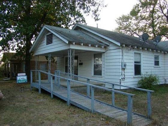 1st image of 849 Wade St