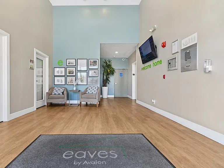 Leasing lobby