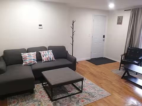 3rd image of 19326 5th Ave NE