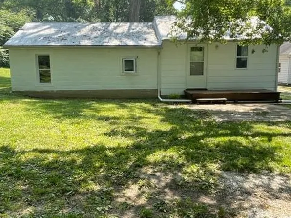 53 S 6th St, Ste Genevieve, MO 63670