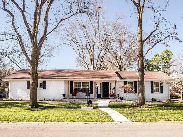 101 Middlegate Ln, Collinsville, IL 62234