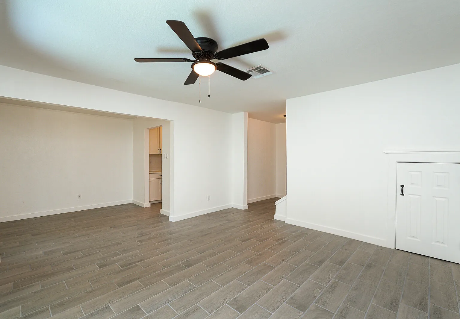 3 bed, 1407 sqft, $2,100 — Photo 1