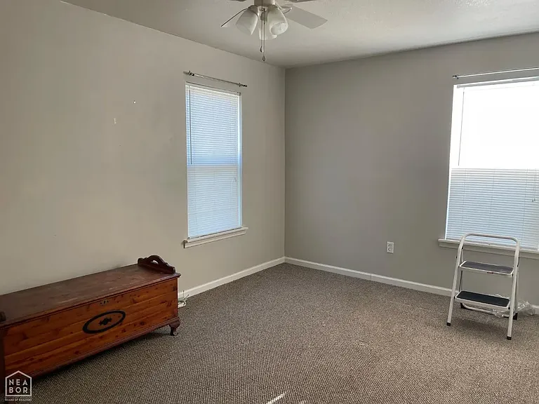 921 Cedar St — Photo 8
