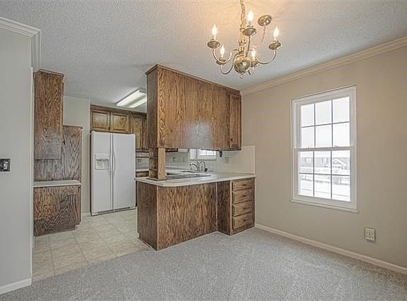 3rd image of 11306 Oak St APT 1