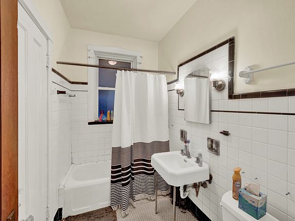 4th image of 6536 N Glenwood Ave #1N