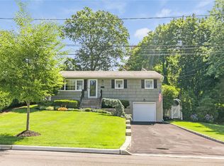 67 6th Ave Kings Park NY 11754 Zillow