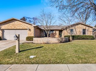 2123 Seaton Ct, Champaign, IL 61821