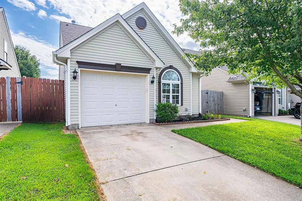 2 bed, 2.0 bath, $1,395 — Photo 3