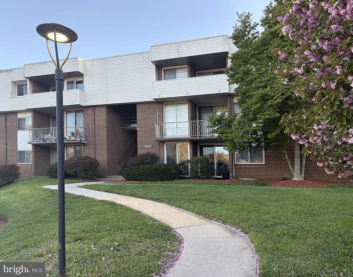 Building Photo - 10239 Prince Pl #26-304