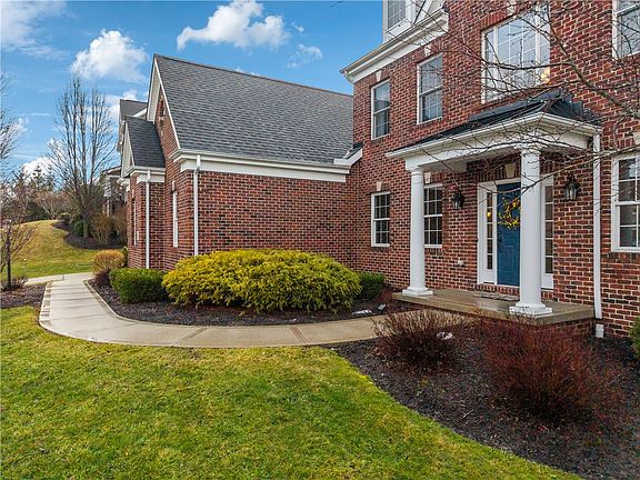 2nd image of 302 Pinyon Dr