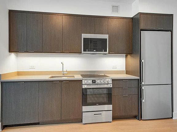 5th image of 662 Pacific St APT 9D